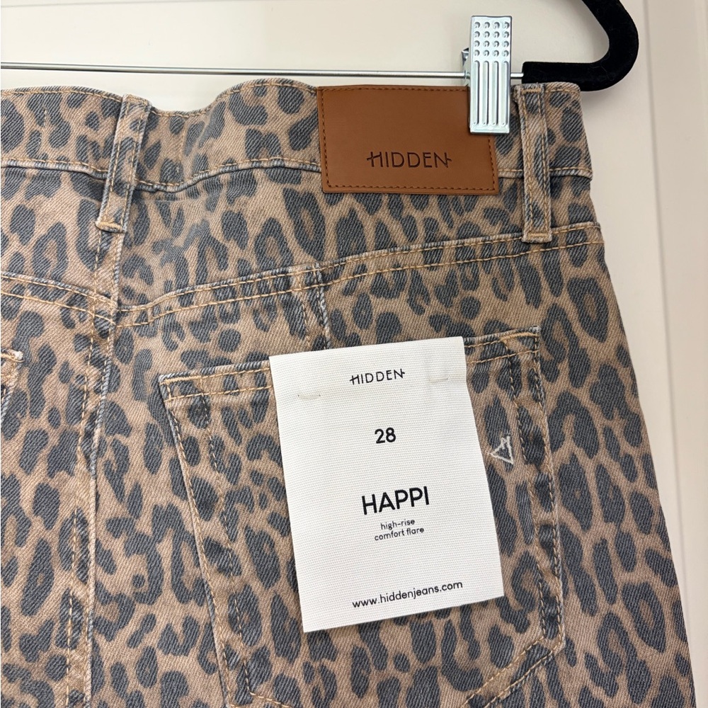 NWT Hidden “Happi” leopard wide leg jeans from Buckle - Picture 5 of 10